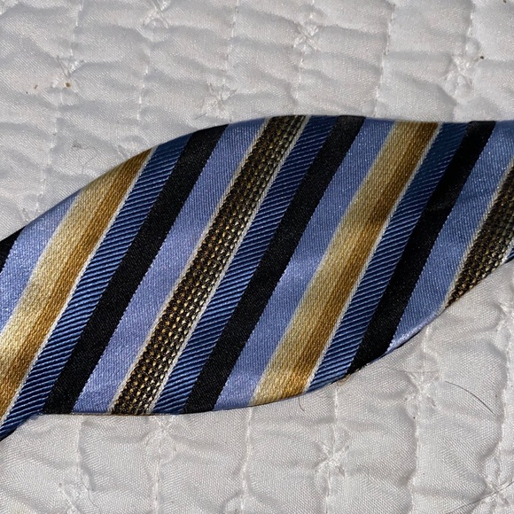BEAU TIES LTD OF VERMONT Silk Bow Tie - Picture 2 of 2